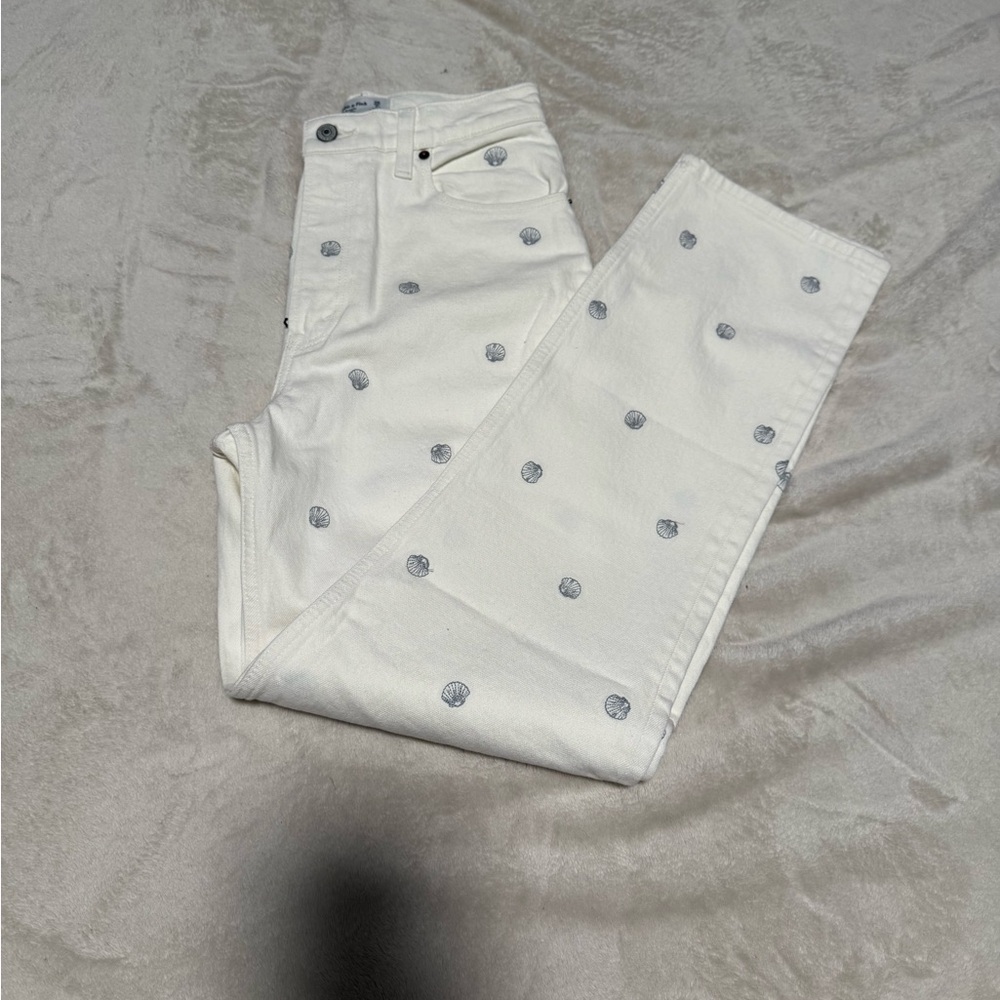 Abercrombie & Fitch White Jeans with blue shell embroidery